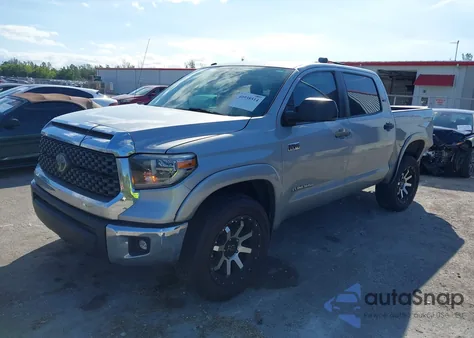 2018 Toyota Tundra Sr5 5.7L V8 z USA, uszkodzony, nr VIN 5TFEY5F18JX230289